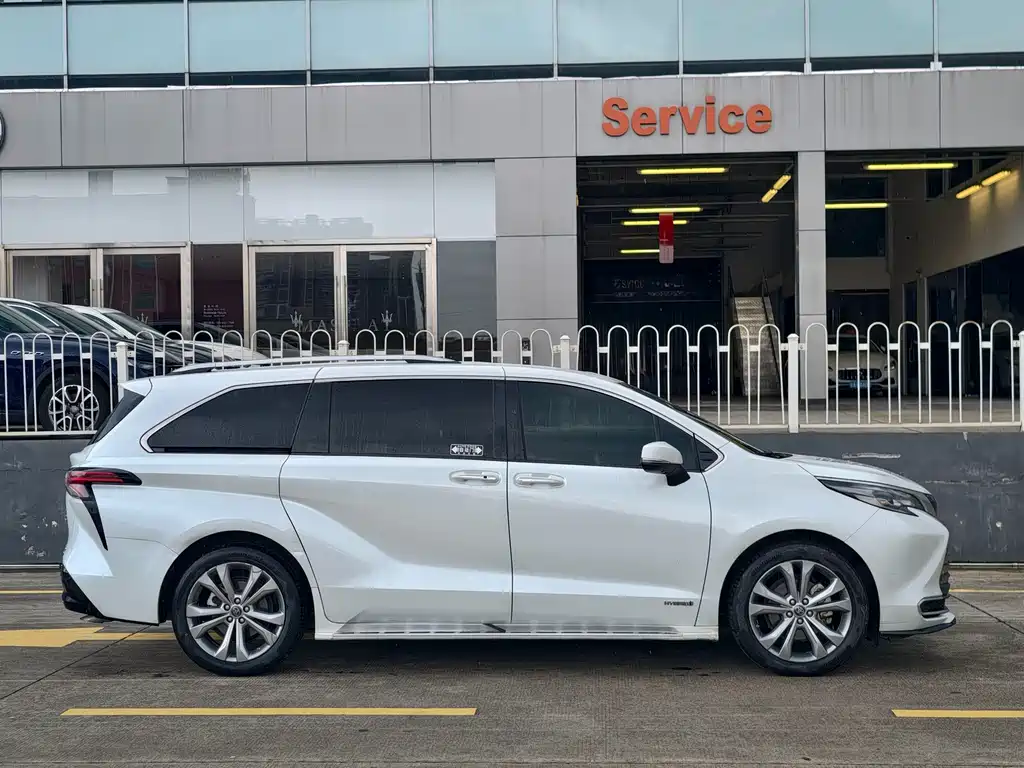 Toyota Sienna 2023