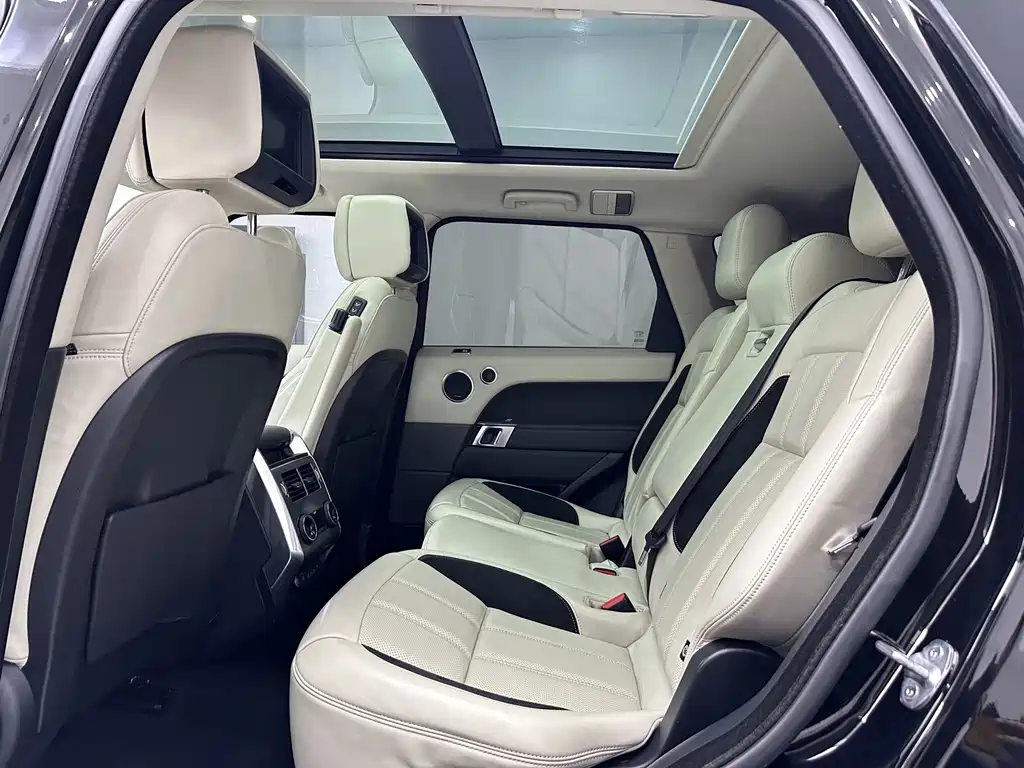 Land Rover Range Rover Sport 2023 — фото 11