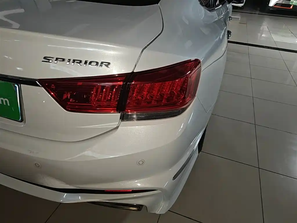 Honda Spirior 2017 — фото 8