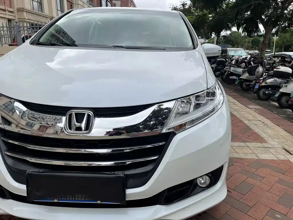 Honda Odyssey 2017 — фото 13