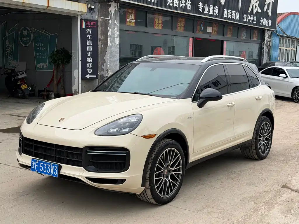 Porsche Cayenne 2017 — фото 1