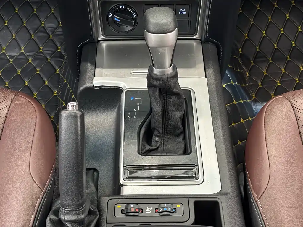 Toyota Prado 2019 — фото 11