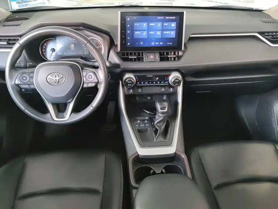 Toyota RAV4 2021 — фото 12