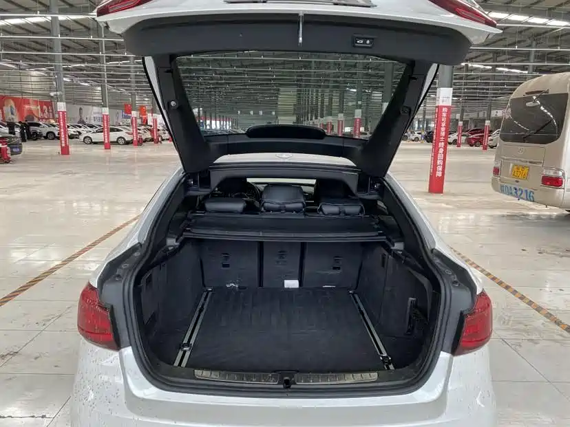 BMW 3 Series GT 2019 — фото 13