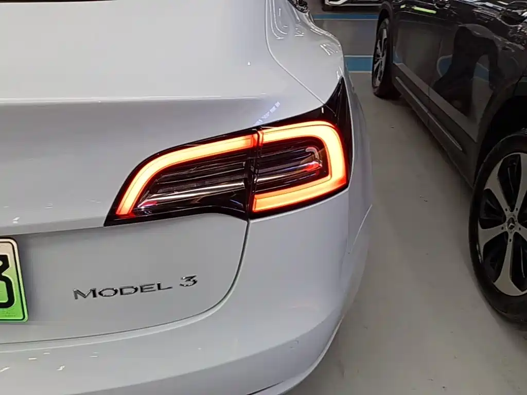 Tesla Model 3 2022 — фото 8