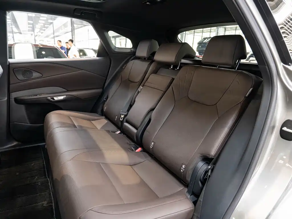 Lexus RX 2025 — фото 12