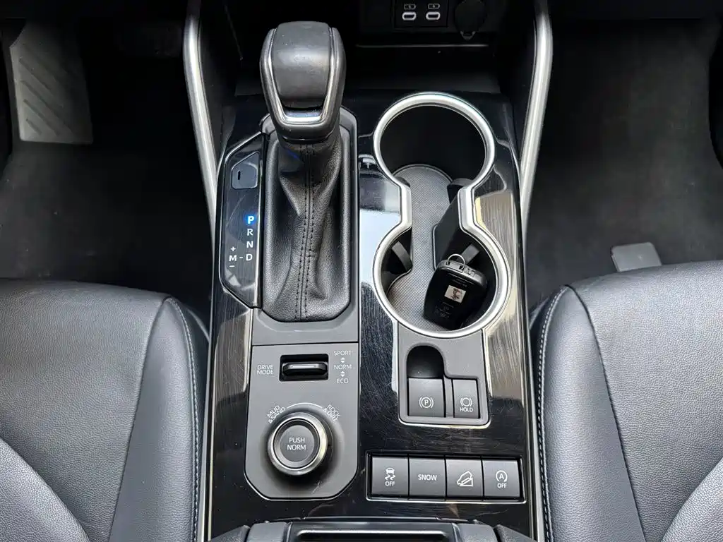 Toyota Highlander 2024 — фото 15