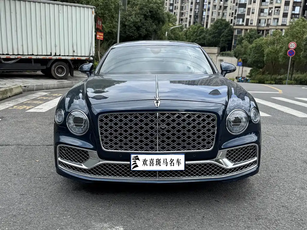 Bentley Flying Spur 2021 — фото 2