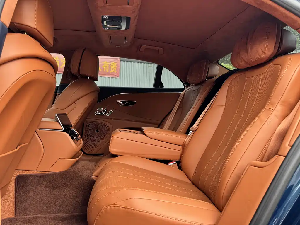 Bentley Flying Spur 2021 — фото 10