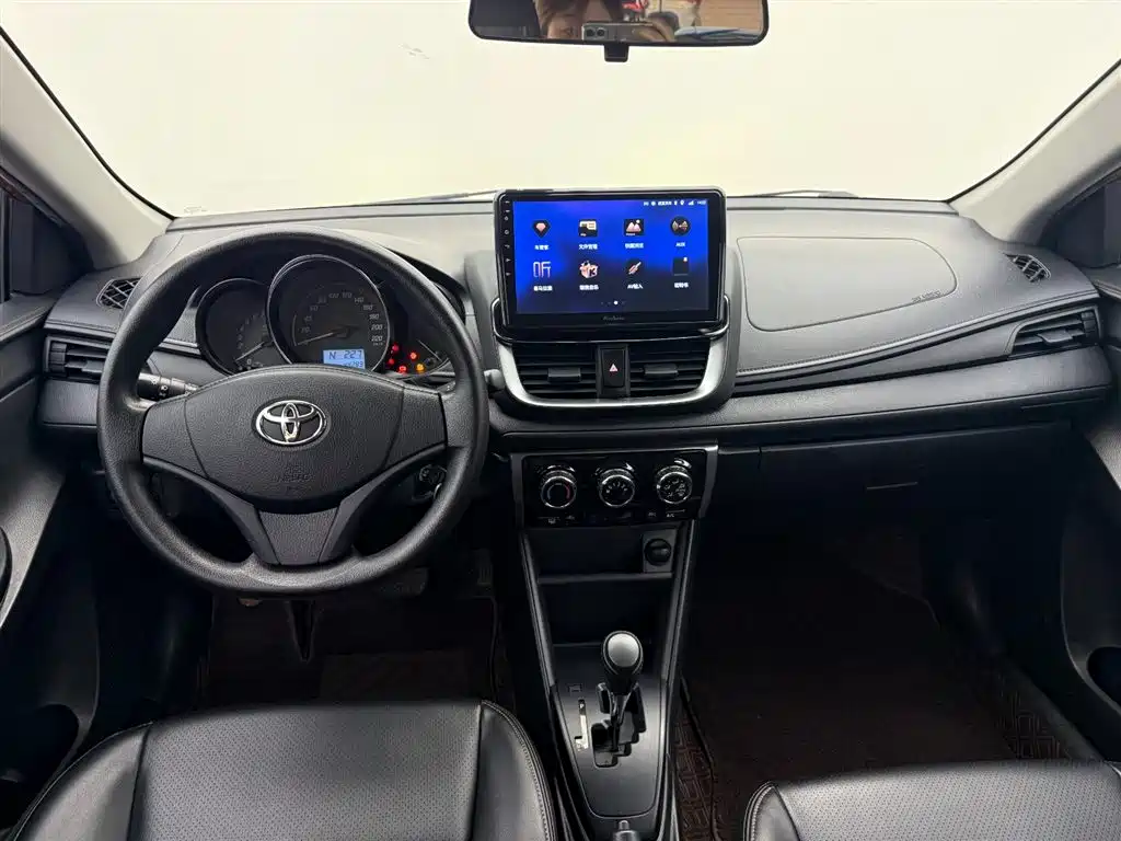 Toyota Yaris L 2021 — фото 8
