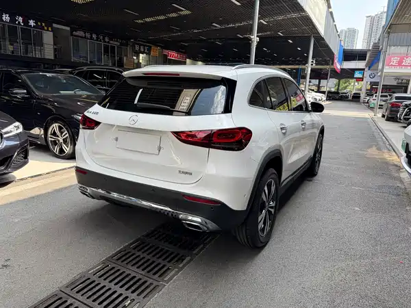 Mercedes-Benz GLA 2023