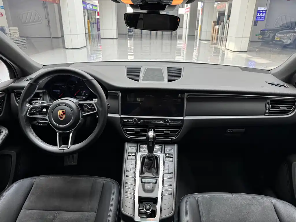 Porsche Macan 2019 — фото 12