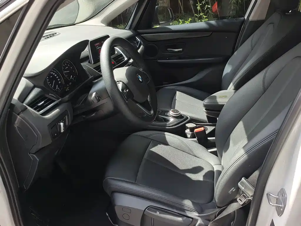 BMW 2 Series Active Tourer 2019 — фото 13