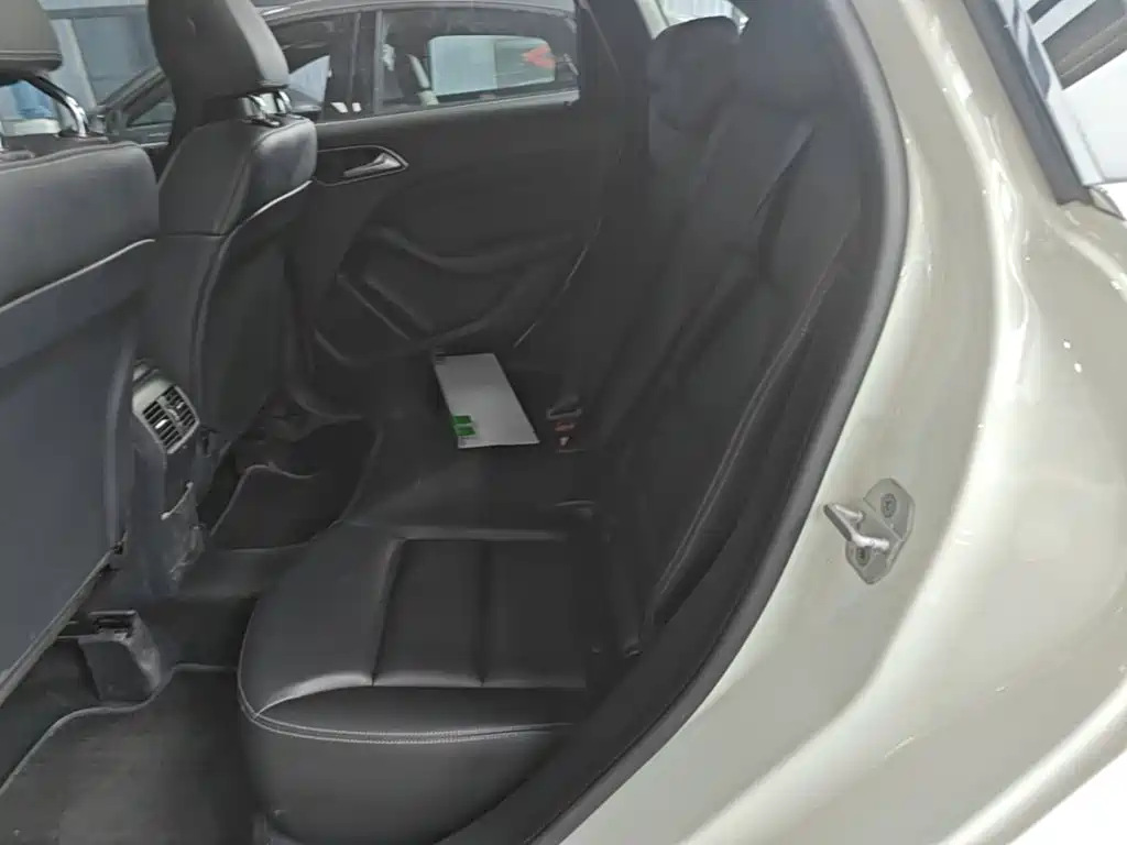 Mercedes-Benz B-Class 2017 — фото 17