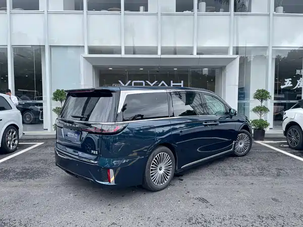 Voyah Dreamer 2024