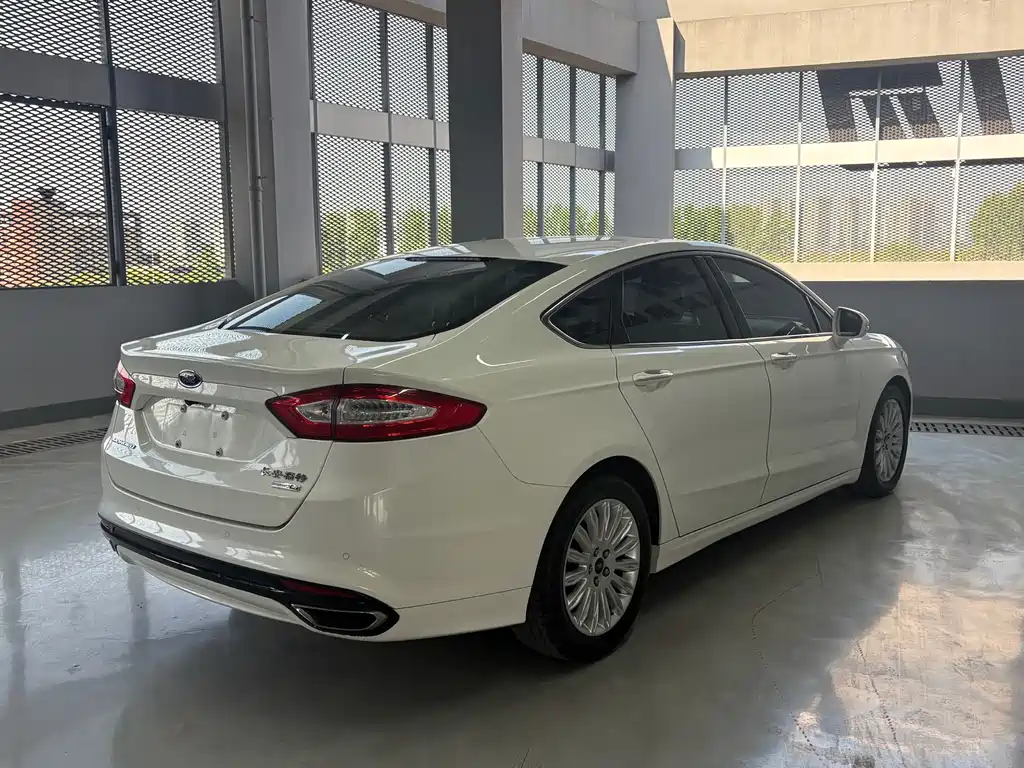 Ford Mondeo 2015 — фото 8
