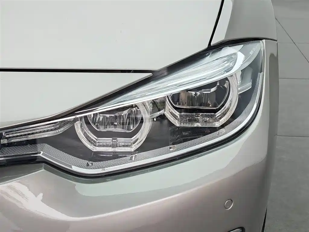 BMW 3 Series 2016 — фото 7