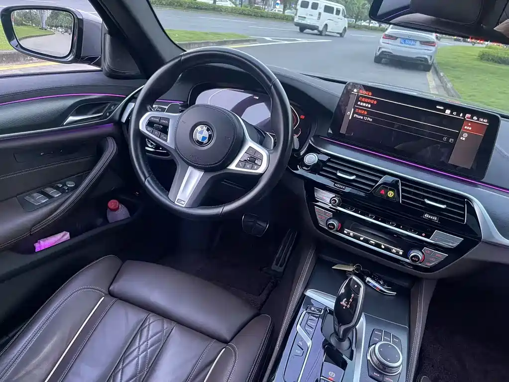 BMW 5 Series 2022 — фото 12