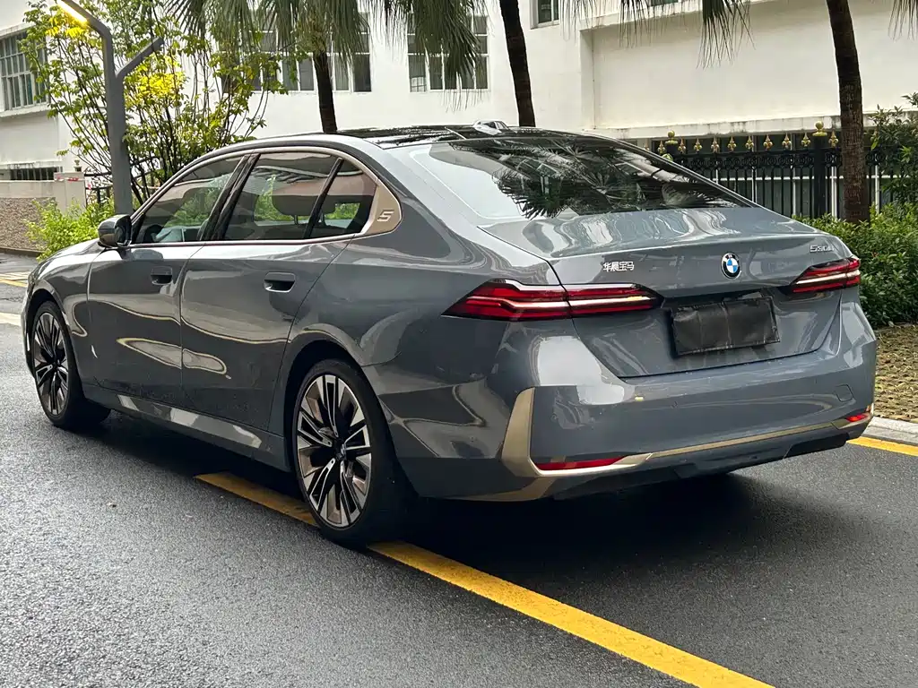 BMW 5 Series 2024