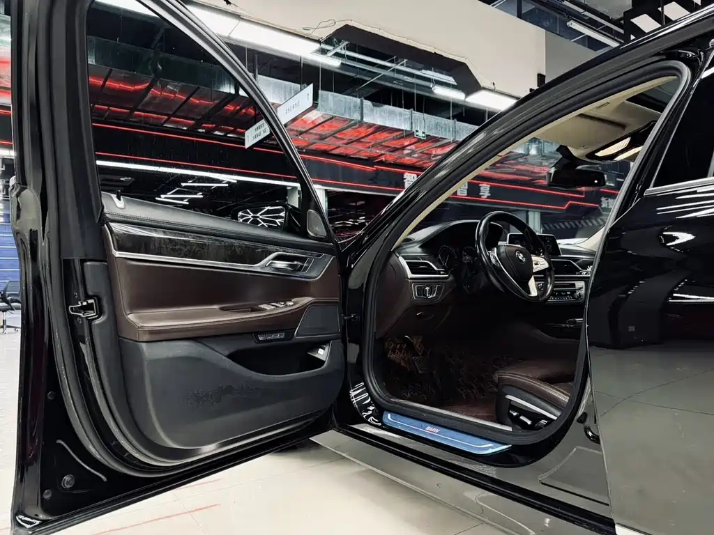 BMW 7 Series 2016 — фото 23