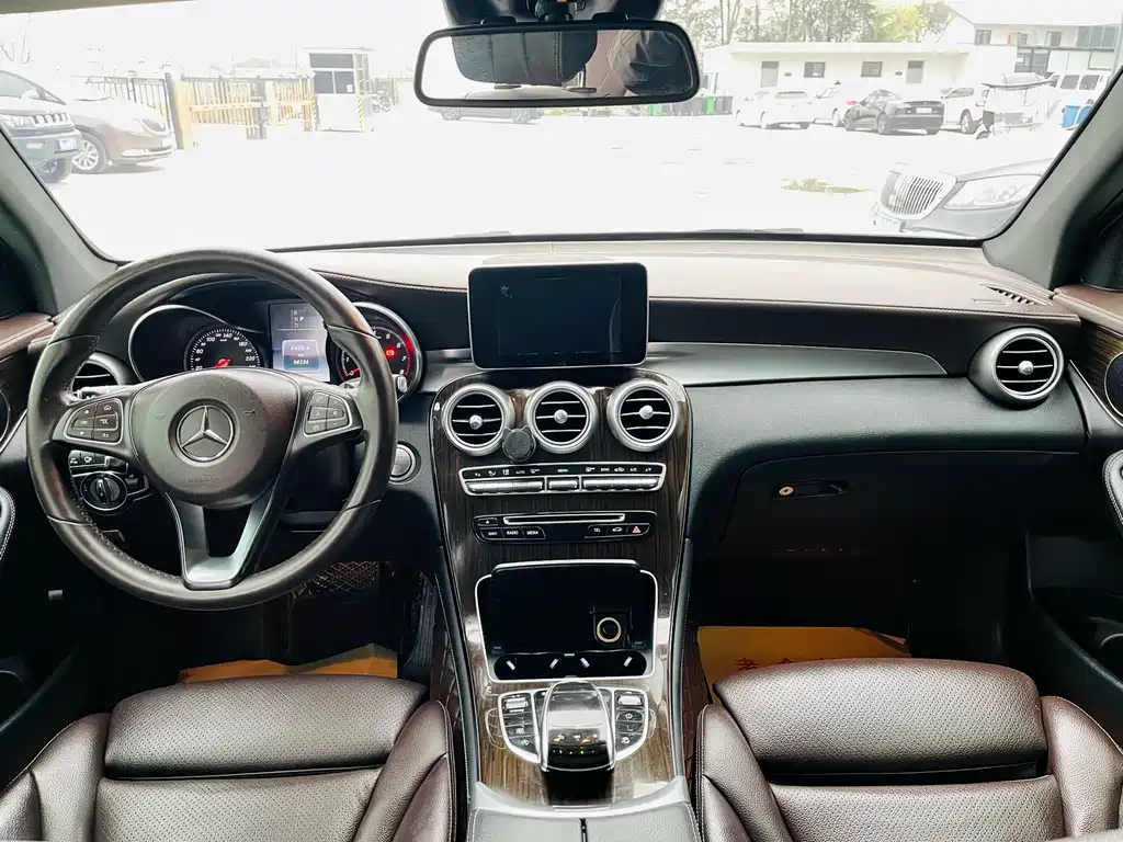 Mercedes-Benz GLC 2018 — фото 6