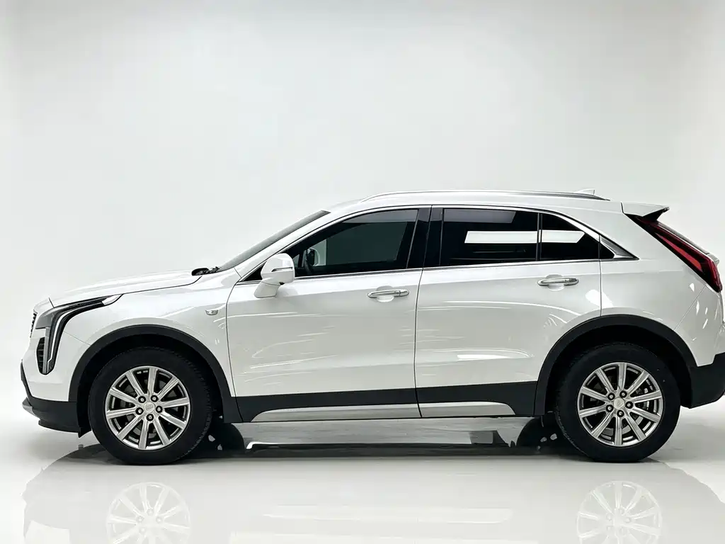 Cadillac XT4 2020 — фото 4