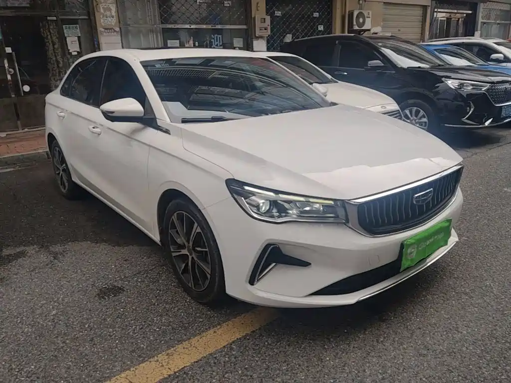 Geely Emgrand 2022