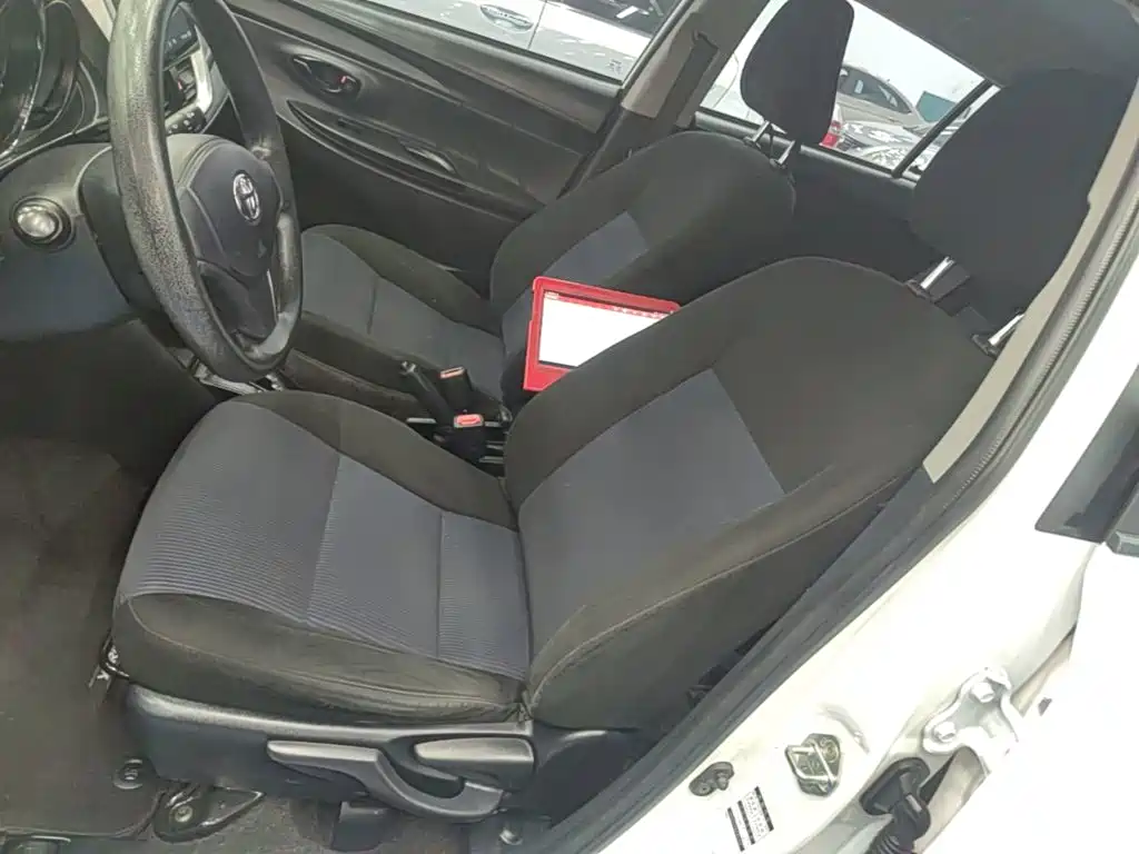 Toyota Yaris L 2019 — фото 15