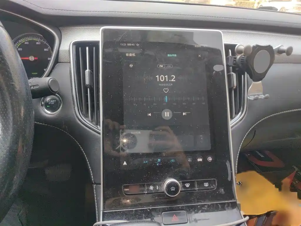 Roewe i6 MAX New Energy 2021 — фото 6