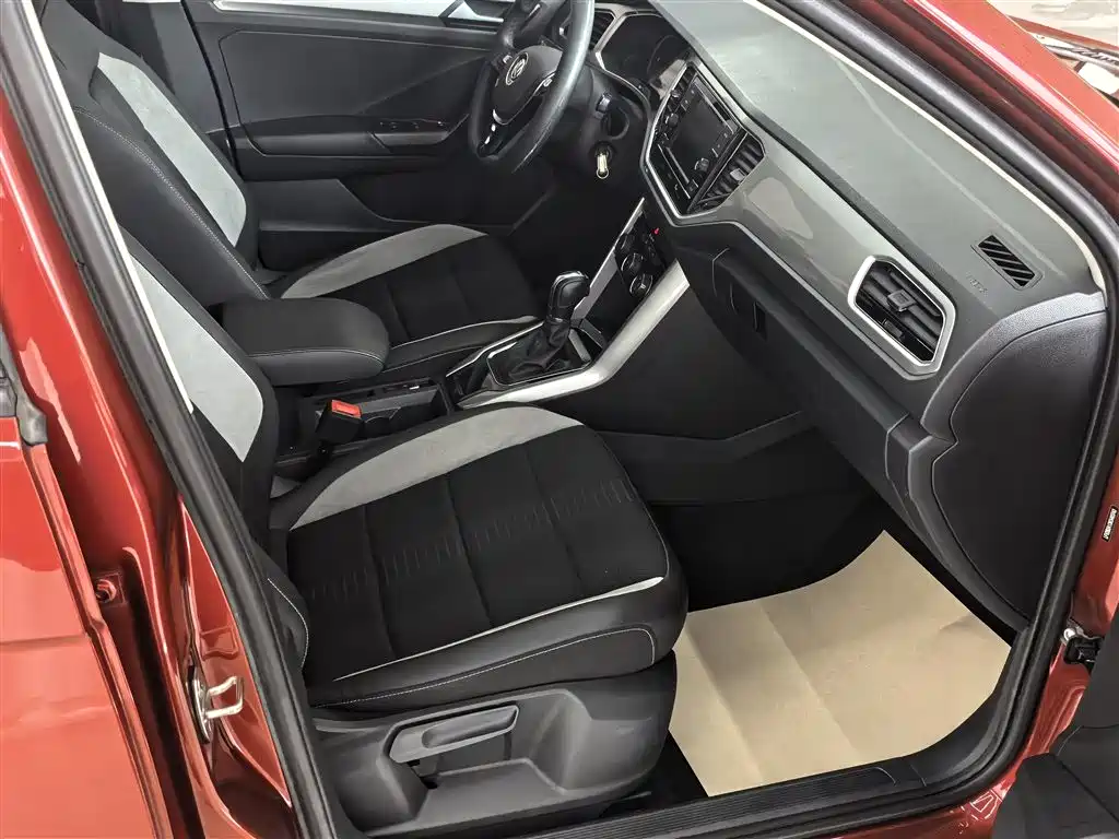 Volkswagen T-Roc 2020 — фото 16
