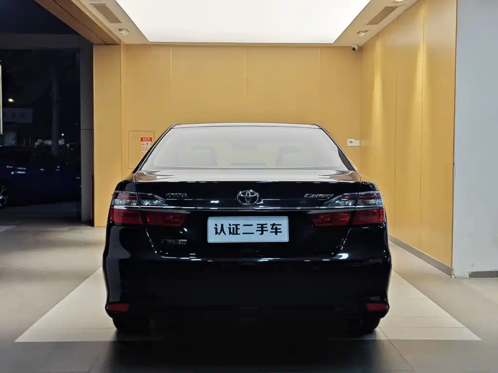 Toyota Camry 2016 — фото 29