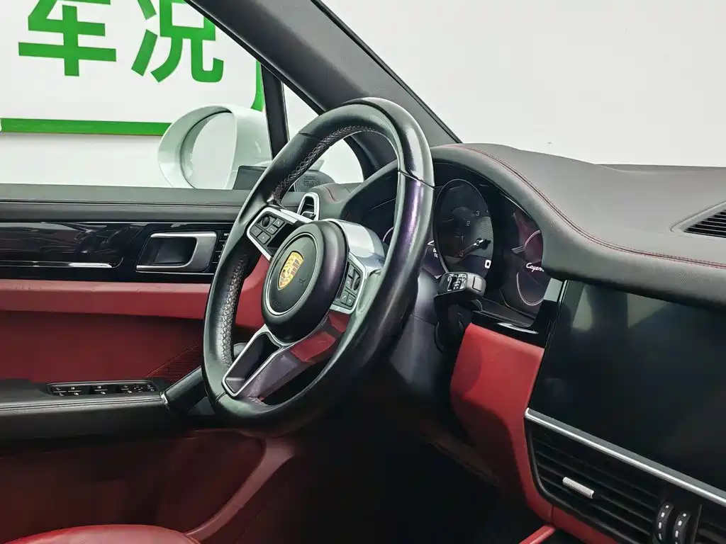 Porsche Cayenne 2019 — фото 22