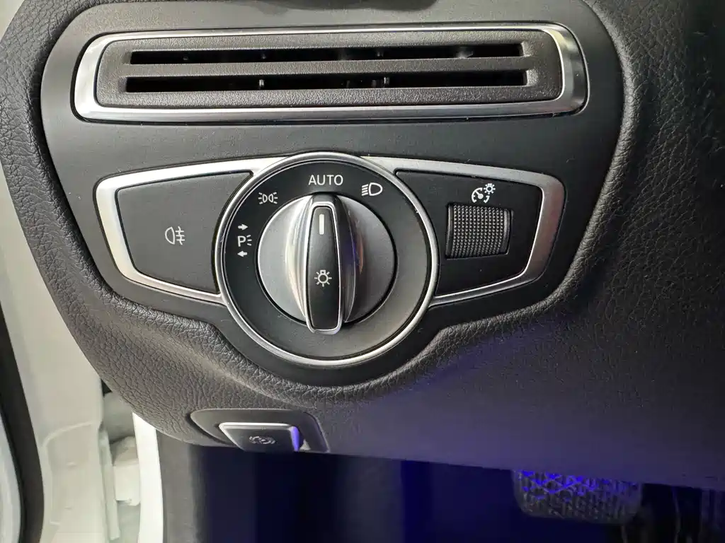 Mercedes-Benz C-Class 2021 — фото 11