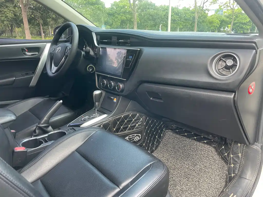 Toyota Corolla 2018 — фото 16