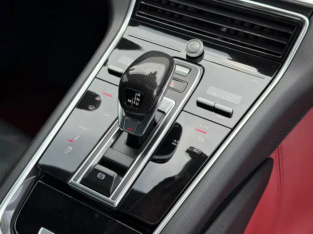 Porsche Panamera 2018 — фото 13