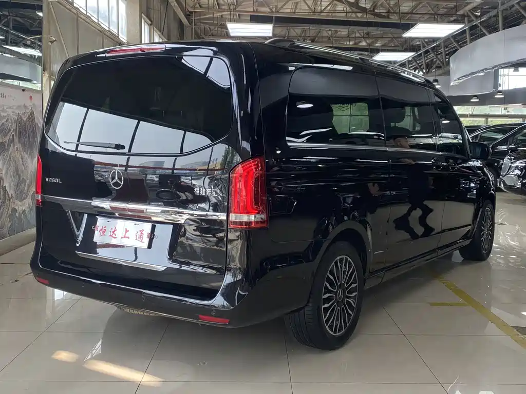 Mercedes-Benz Vito 2023 — фото 13