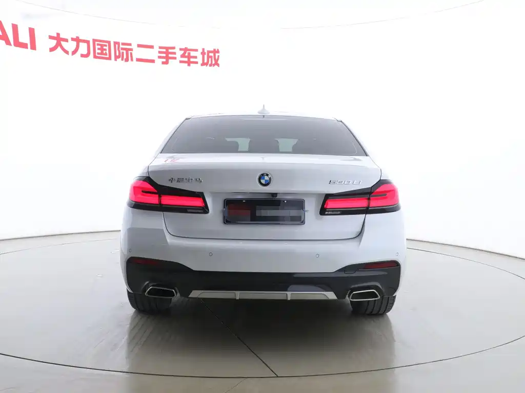 BMW 5 Series 2024 — фото 13