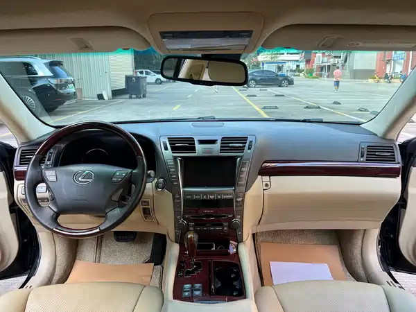 Lexus LS 2008