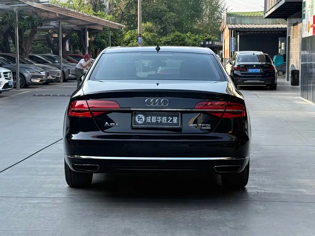 Audi A8 2015 — фото 3