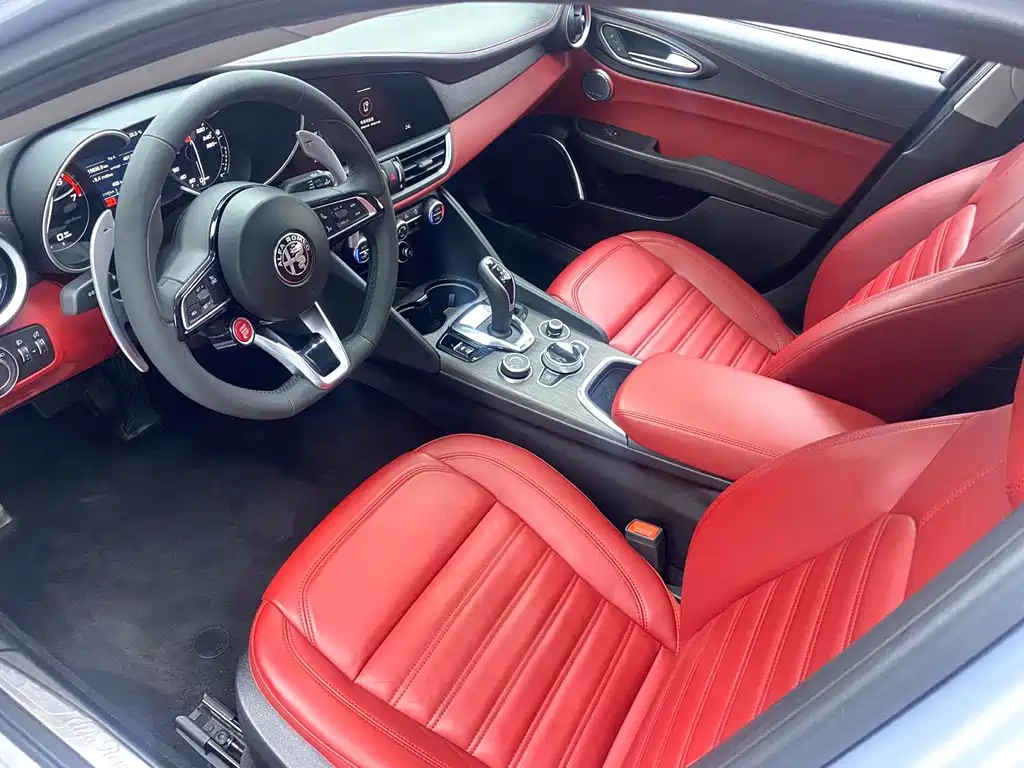 Alfa Romeo Giulia 2020 — фото 3
