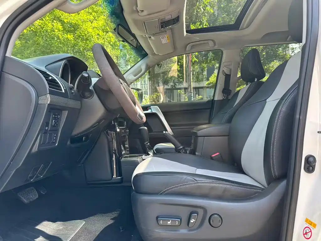 Toyota Prado 2015 — фото 10