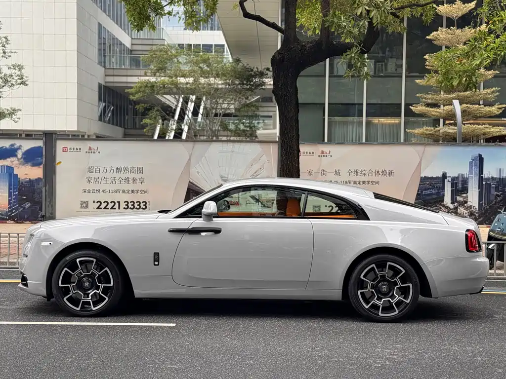 Rolls-Royce Wraith 2021 — фото 19