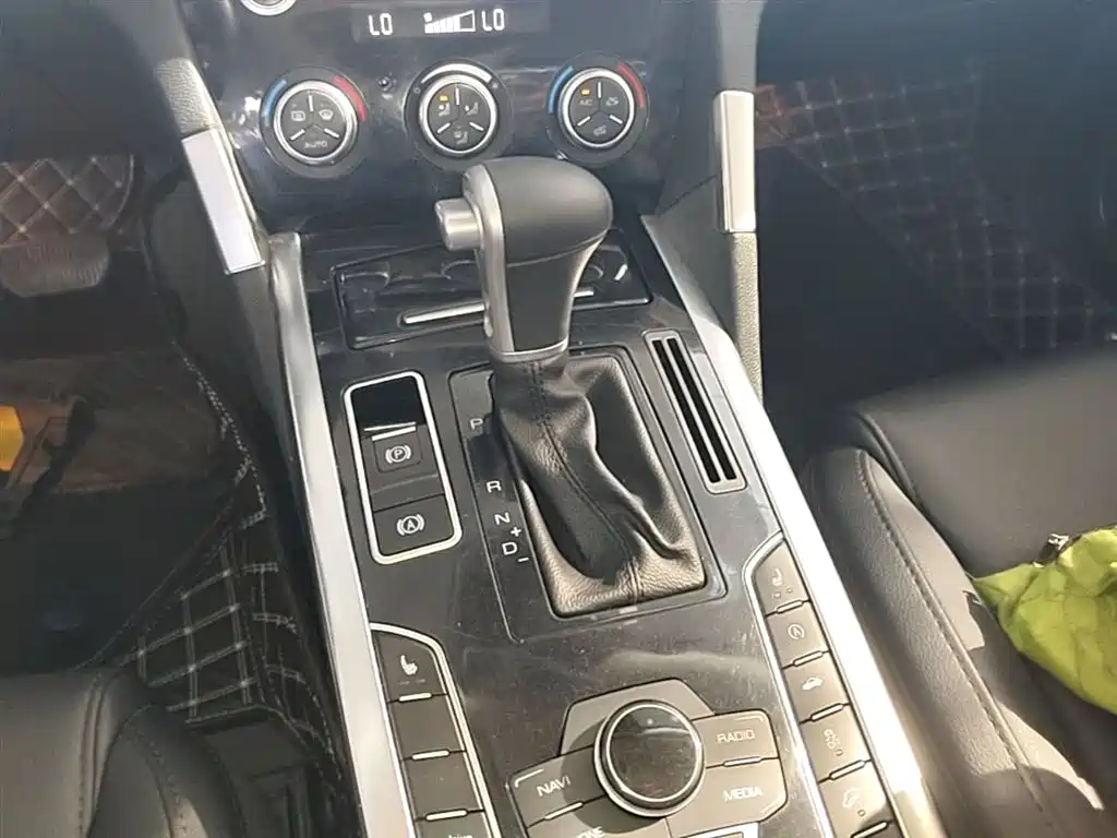 Haval H7 2017 — фото 14