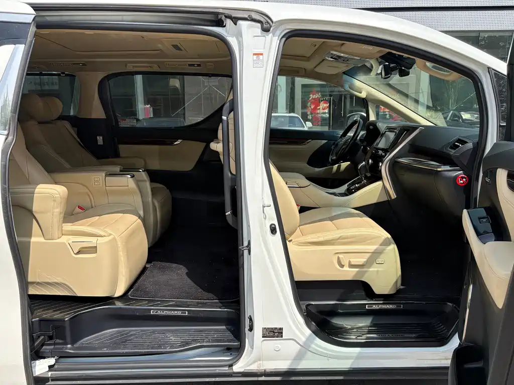 Toyota Alphard 2016 — фото 17