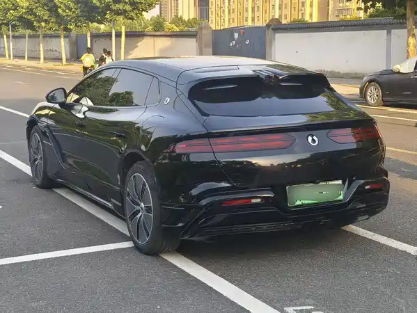 Denza Z9GT 2024