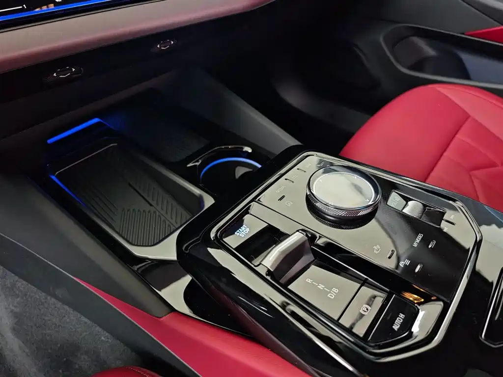 BMW i5 2025 — фото 9
