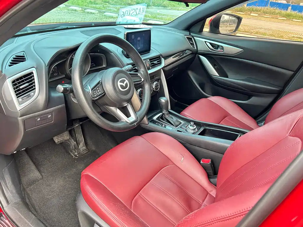 Mazda CX-4 2017 — фото 10