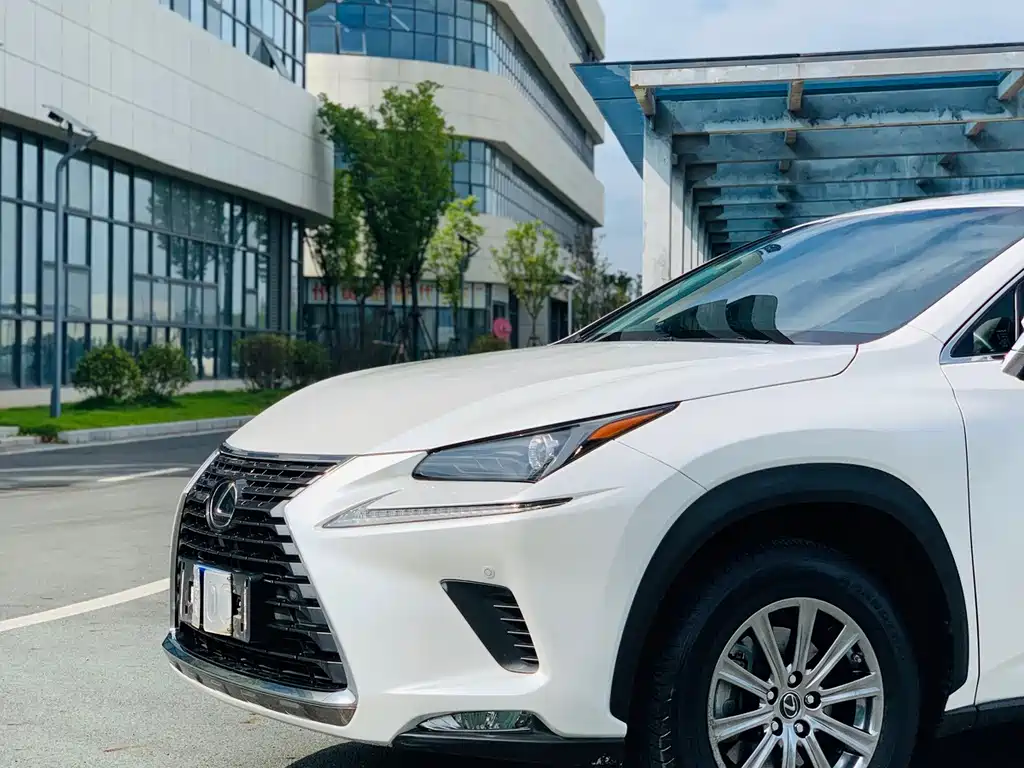 Lexus NX 2021