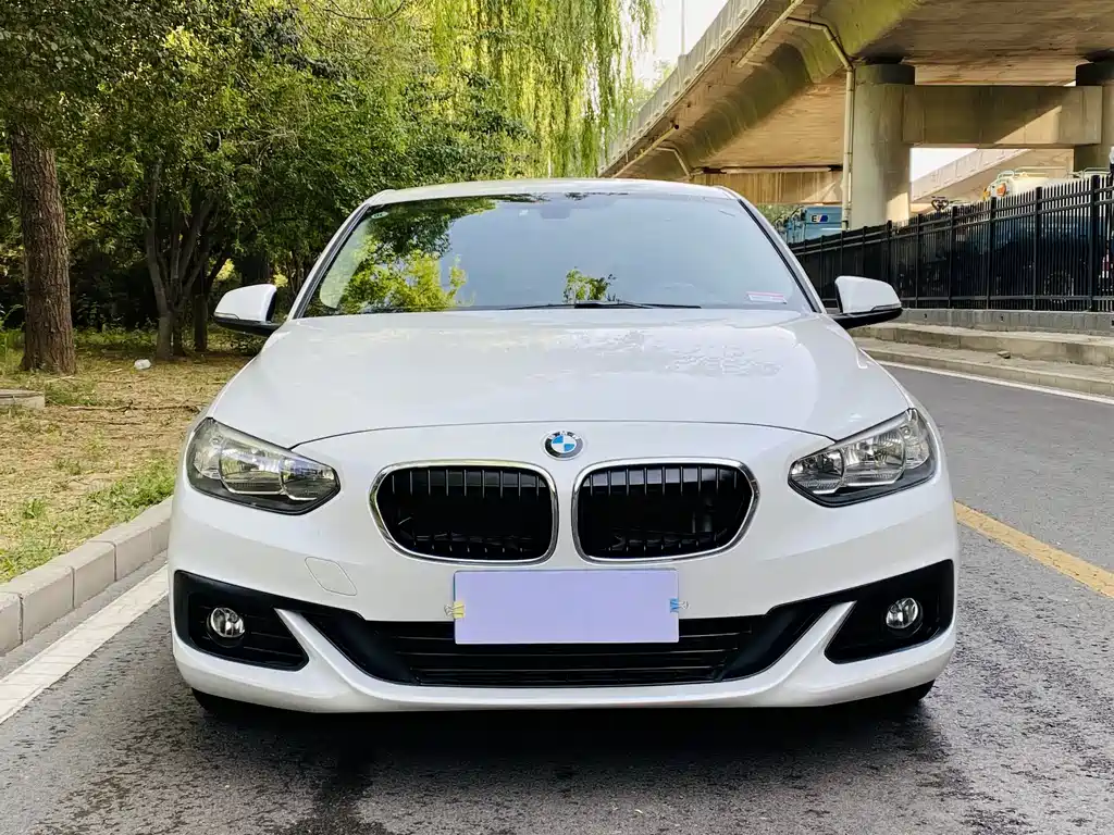 BMW 1 Series 2017 — фото 13