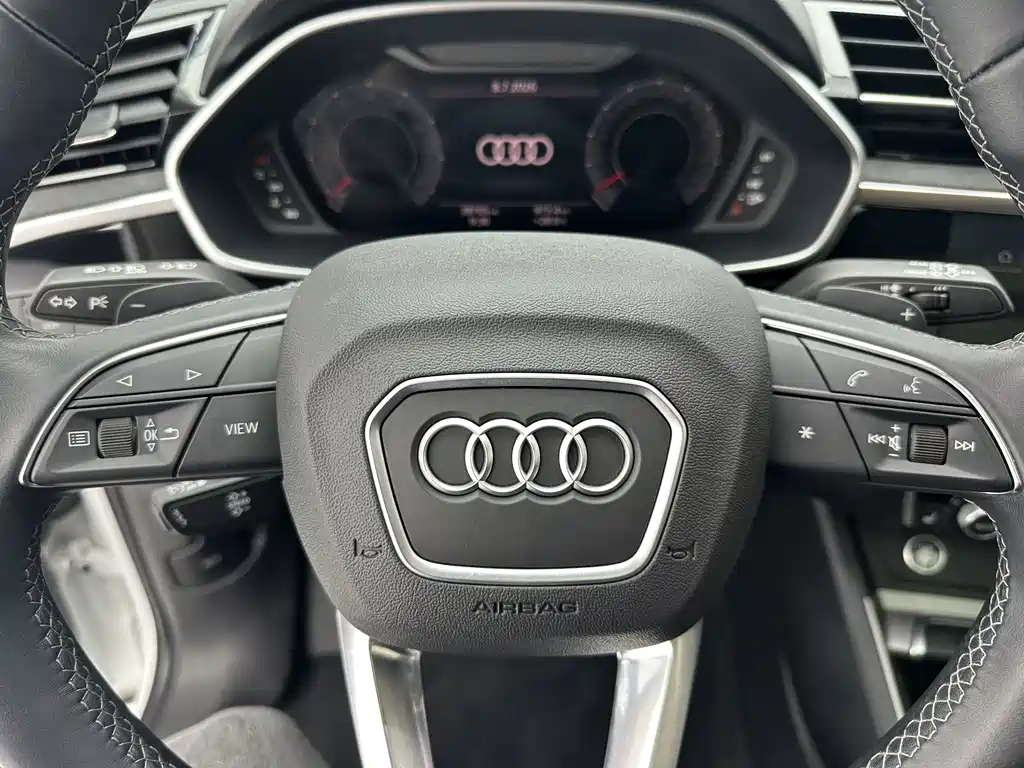 Audi Q3 2023 — фото 14